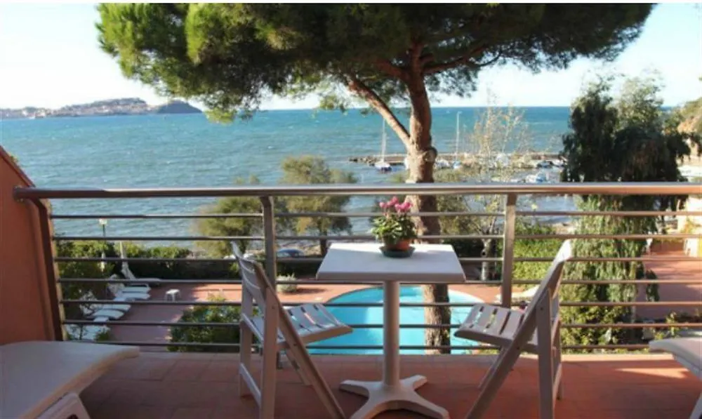 Hotel Mare Portoferraio 3*,